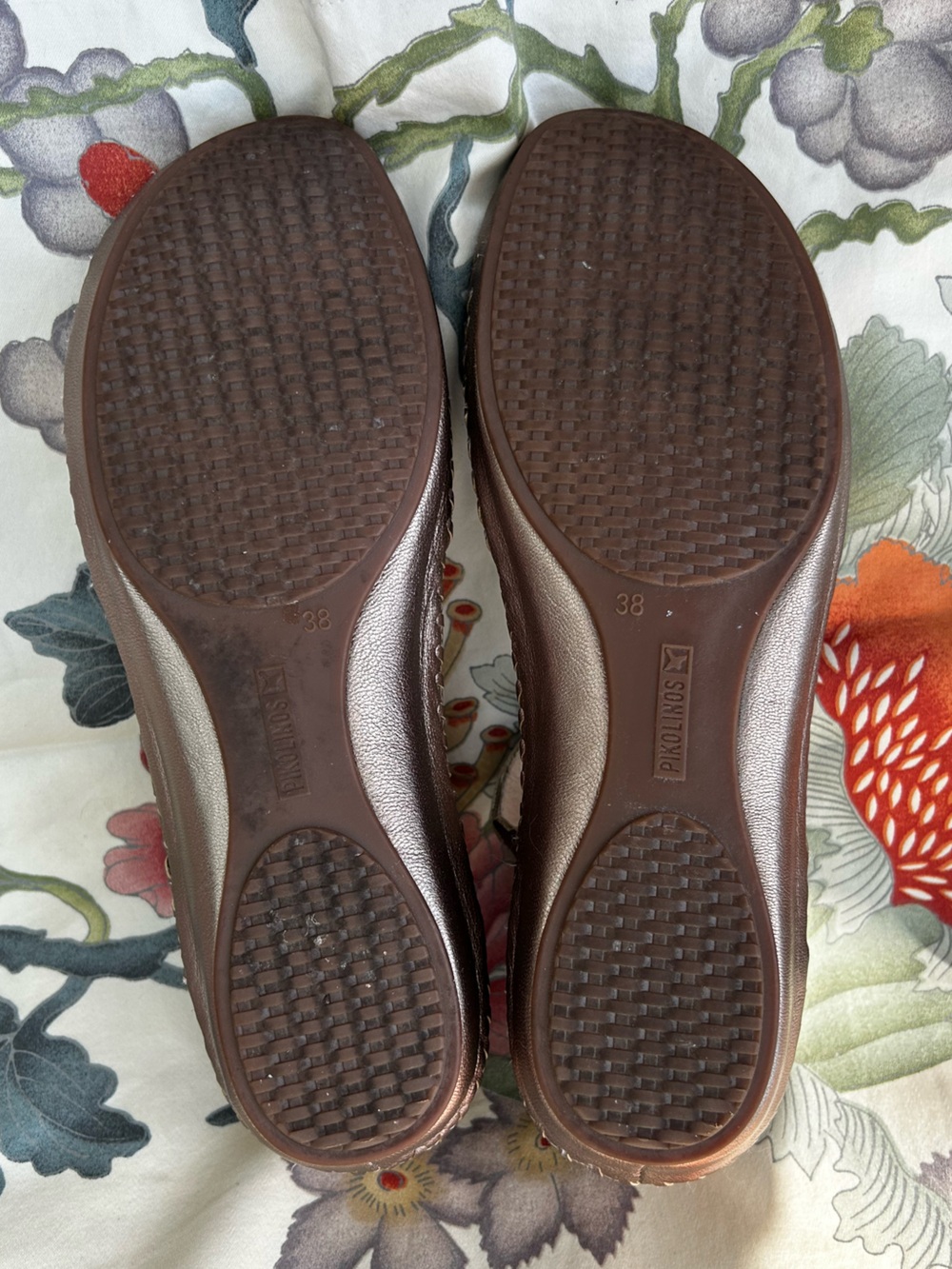 Pikolinos Light Gold Leather Low Wedge Shoe w Straps, Size 38, Size 7.5 to 8 - Picture 10 of 11
